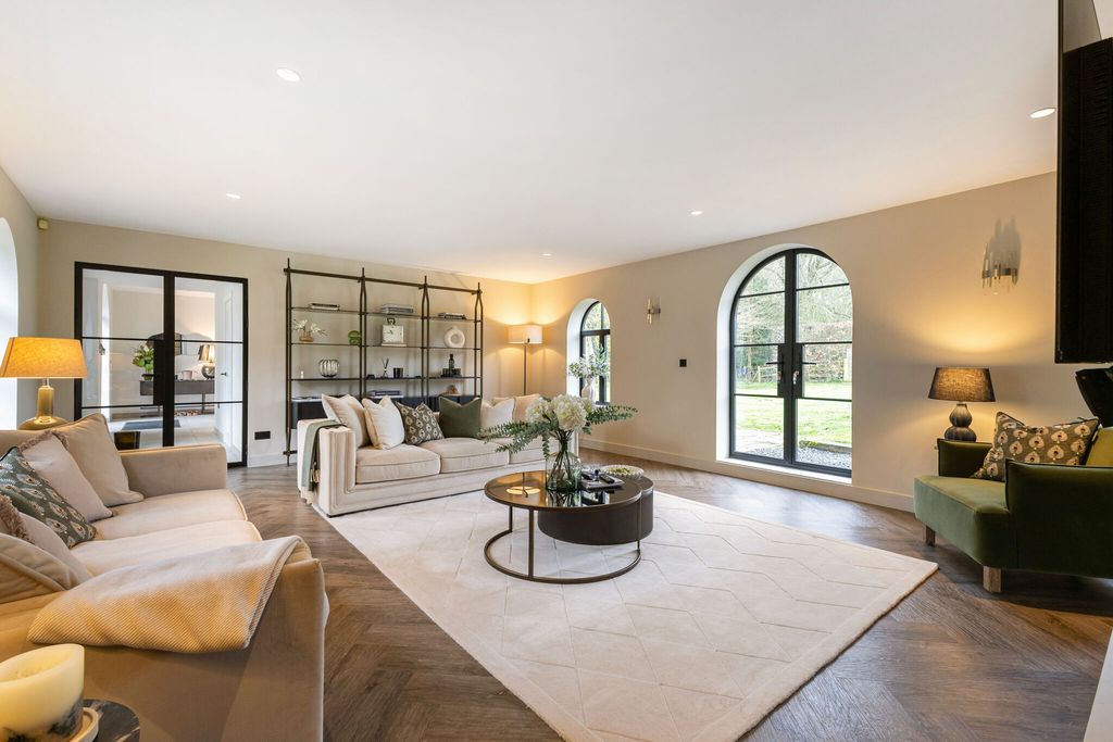 Property photo 2 of 37