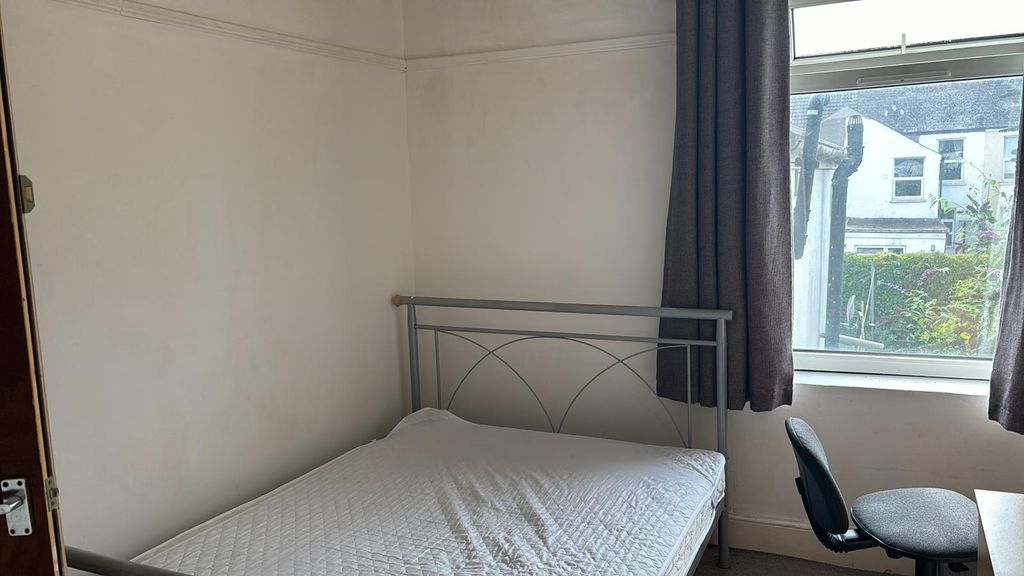 Property photo 1 of 4 1000034818