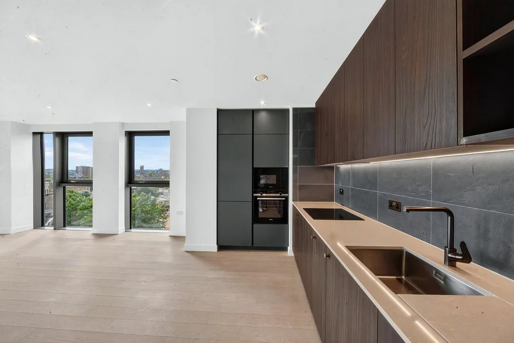 Property photo 1 of 19 Kitchen