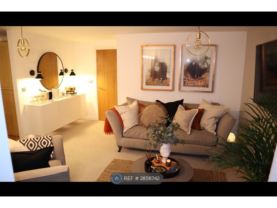 Property photo 2 of 23