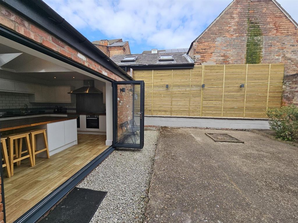 Property photo 3 of 13 Notts3.Jpg