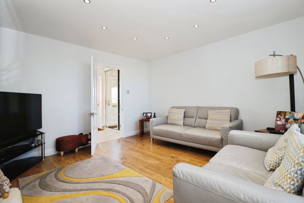 Property photo 3 of 16 Pbox-Img.Jpg