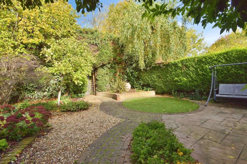 Property photo 2 of 17