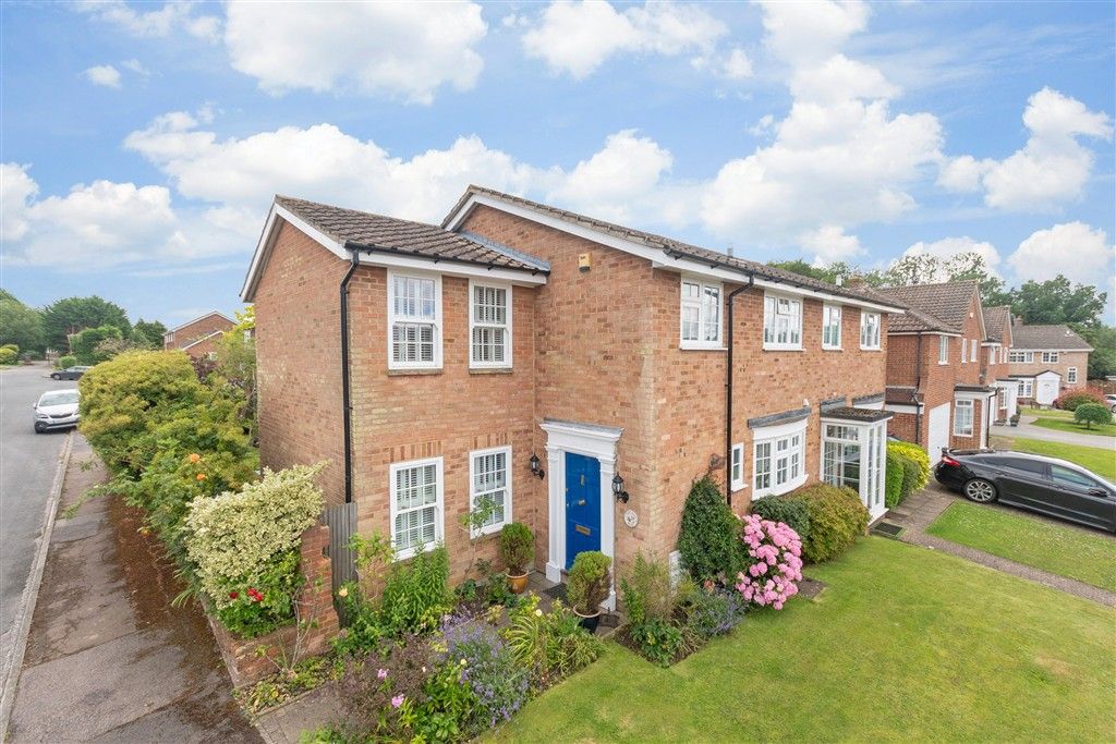 Property photo 1 of 17 External