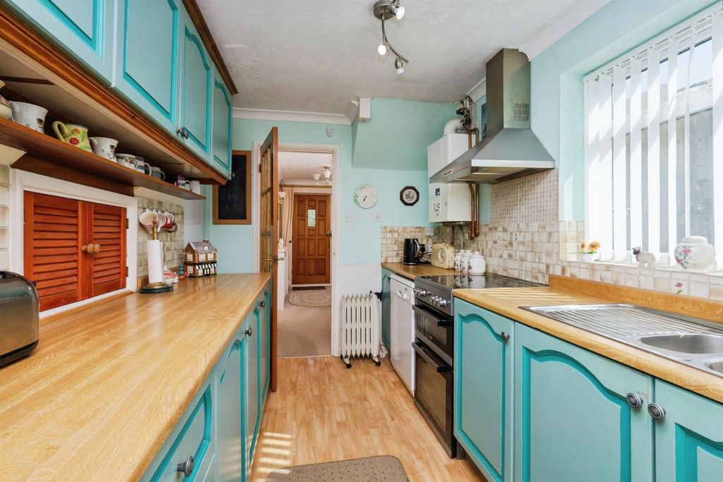 Property photo 2 of 17