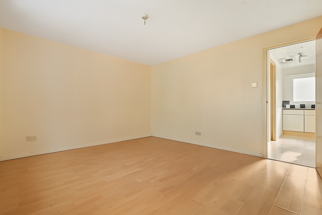Property photo 3 of 8 2