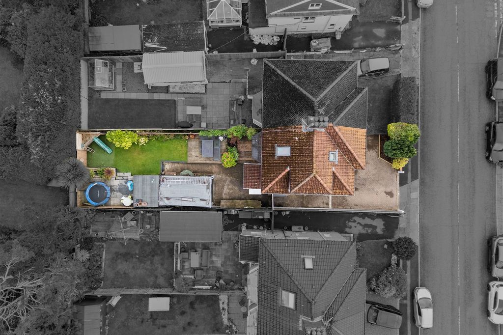 Property photo 3 of 30