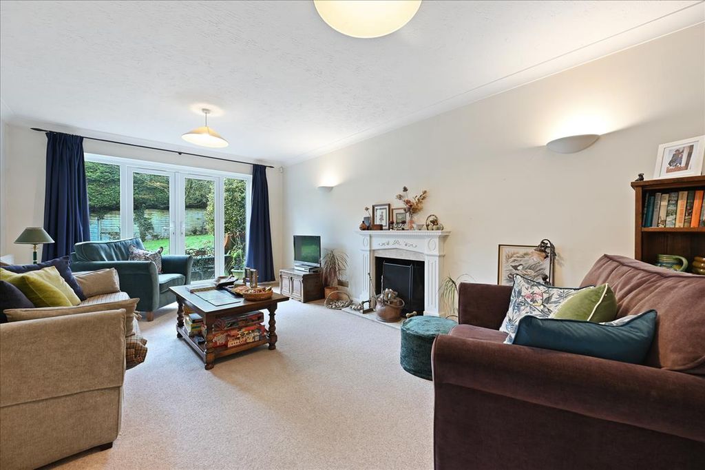 Property photo 2 of 12