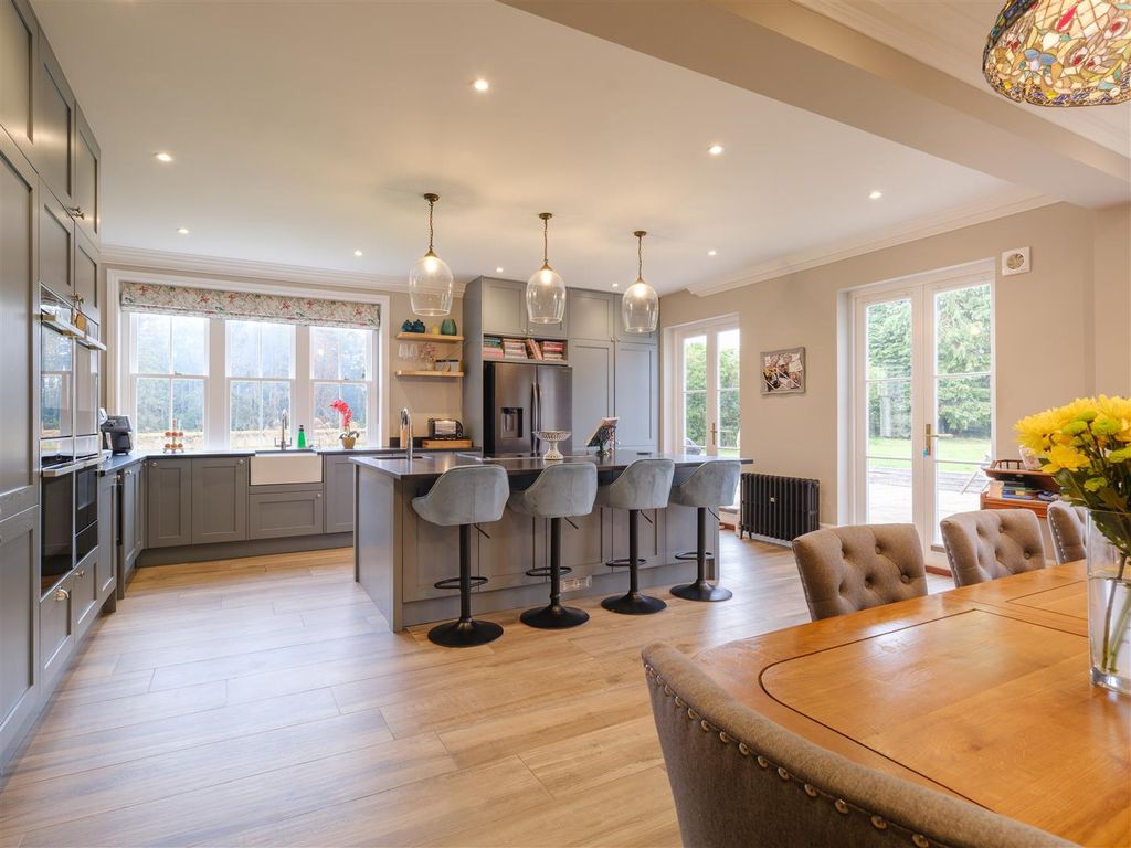 Property photo 2 of 67 Chilvester House-42.Jpg