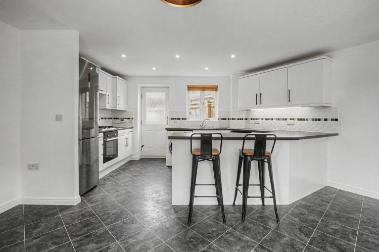 Property photo 3 of 11 331105
