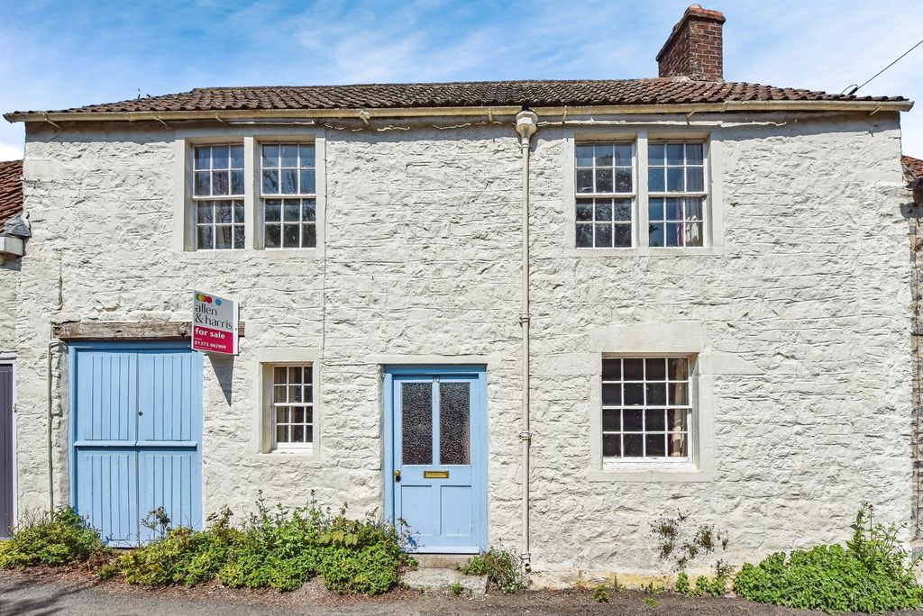 Property photo 1 of 17