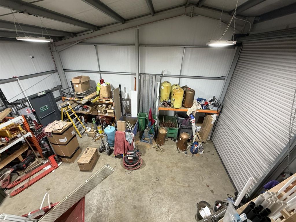 Property photo 2 of 6