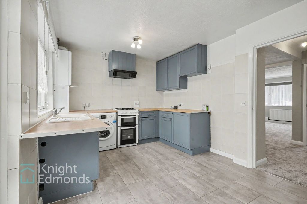 Property photo 3 of 15 Kitchen