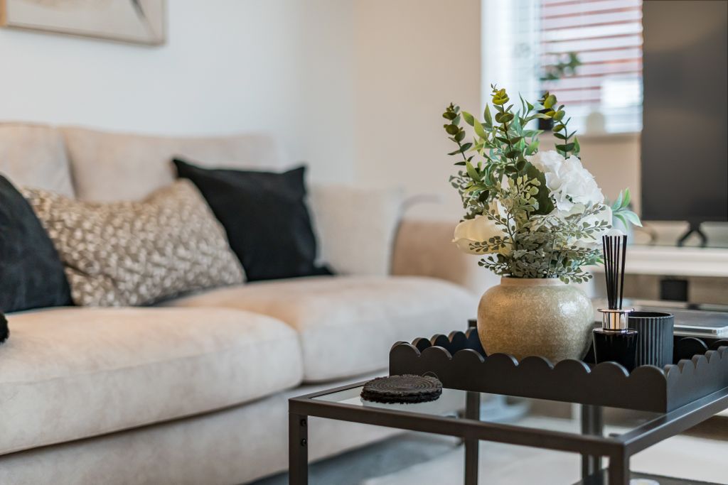 Property photo 2 of 15 138188010691727Feae267