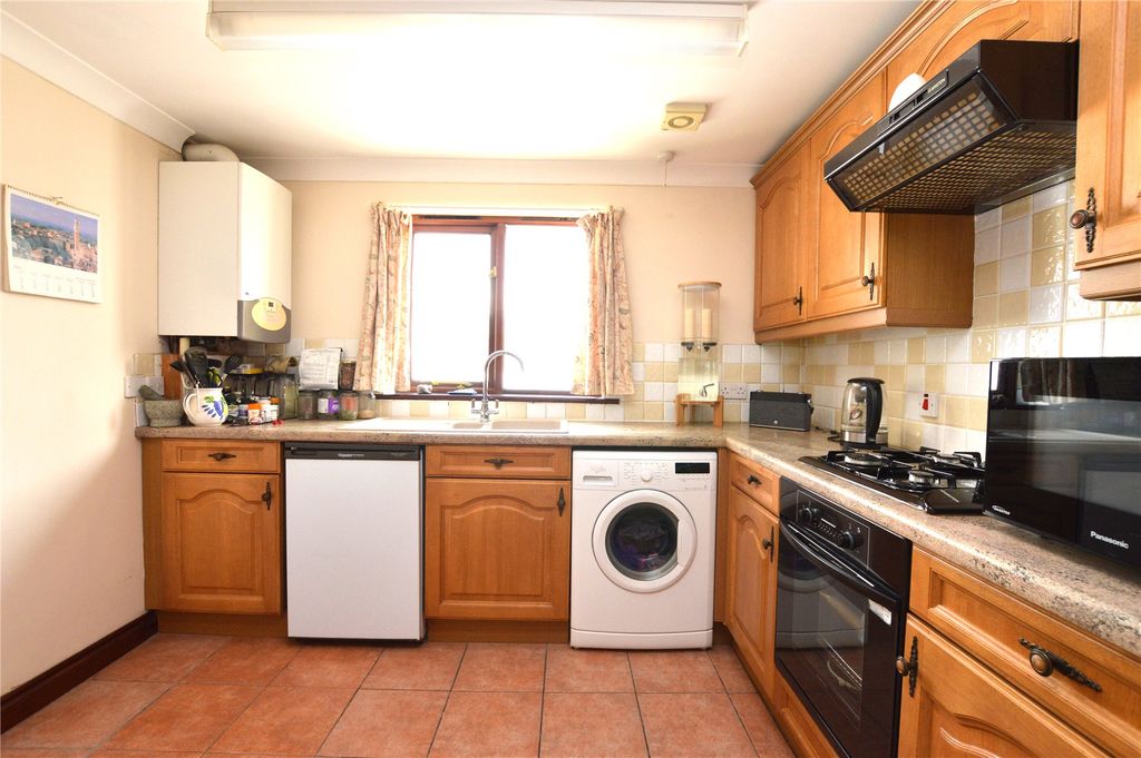 Property photo 2 of 18 Picture No. 10