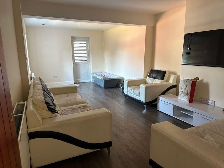 Property photo 3 of 12 Photo 3