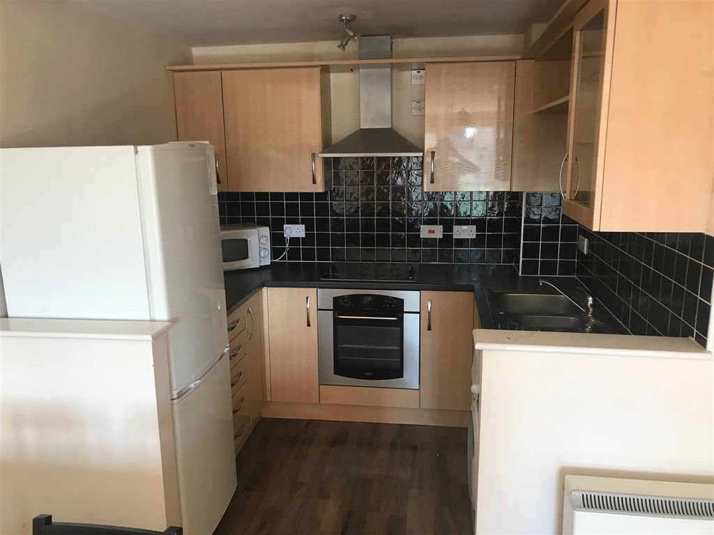 Property photo 2 of 6