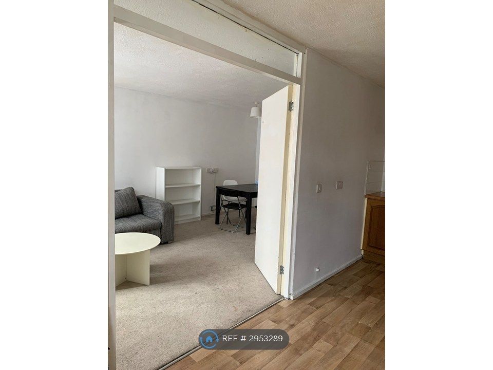 Property photo 2 of 31