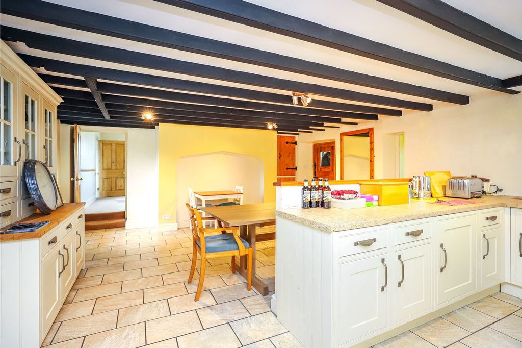 Property photo 3 of 29 Dining Kitchen