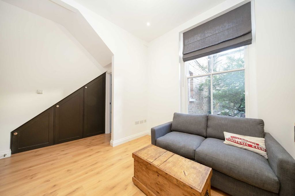 Property photo 2 of 5