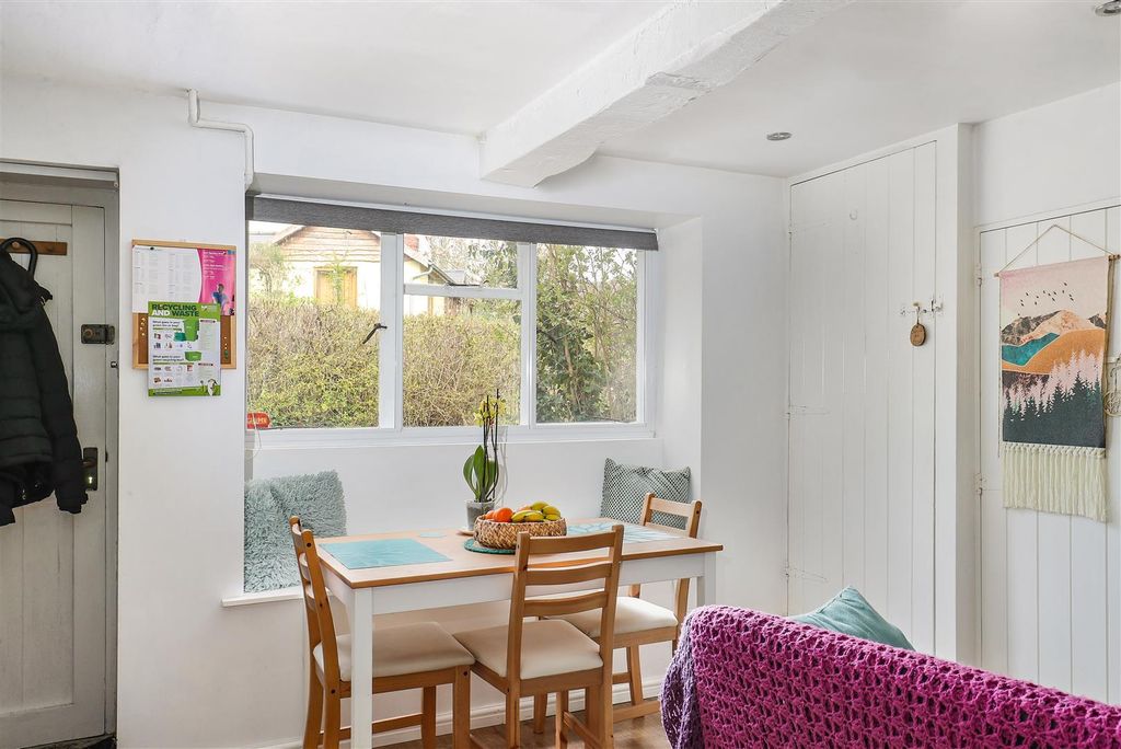 Property photo 3 of 12 Ph5_6485928.Jpg