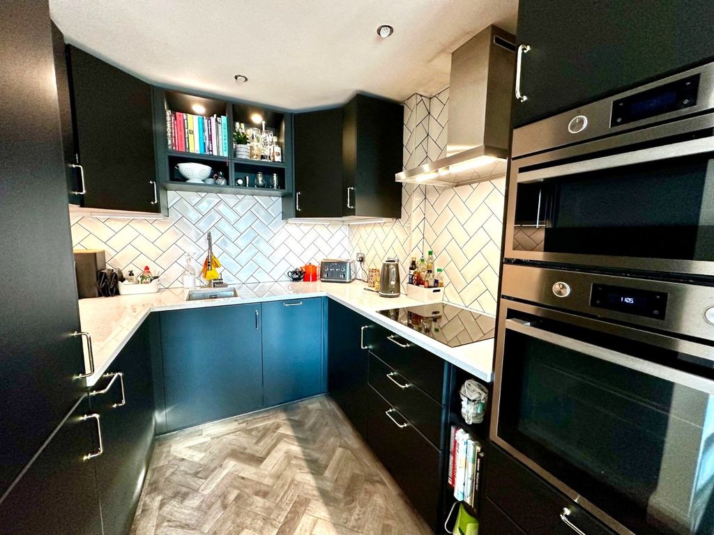 Property photo 3 of 10 Picture No. 14