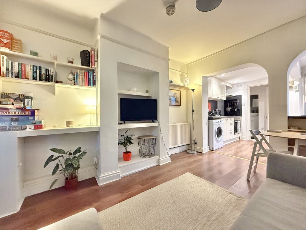 Property photo 2 of 12 Photo 3