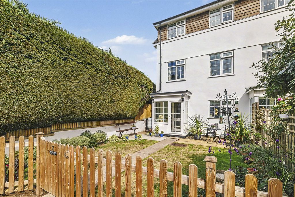 Property photo 1 of 22 Picture No. 34