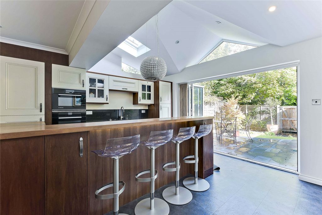 Property photo 2 of 8 Picture No. 06