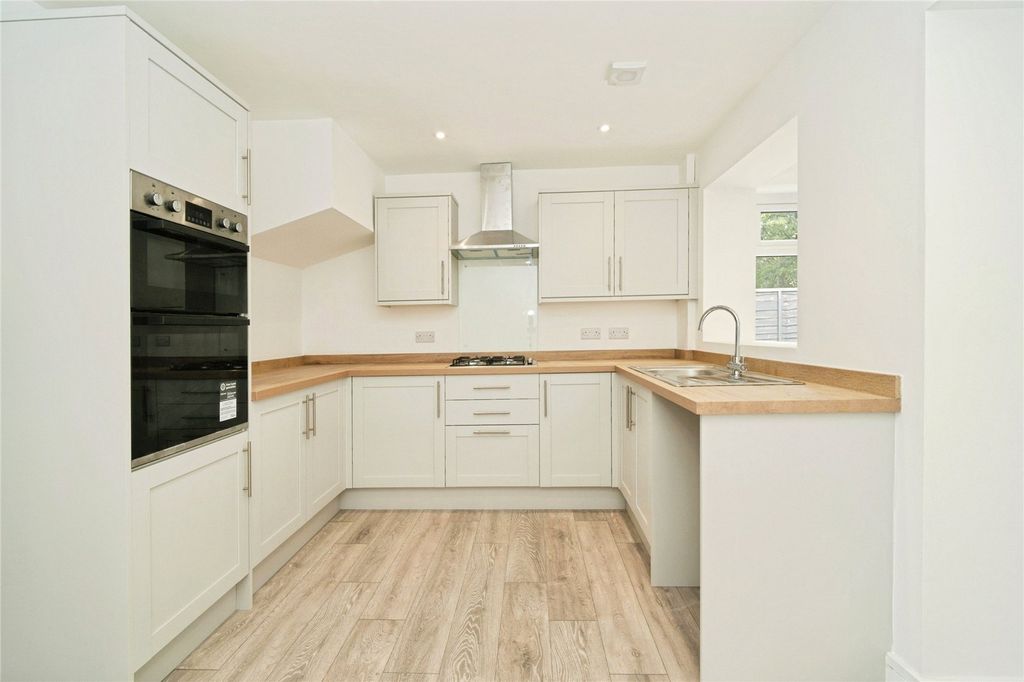 Property photo 3 of 19 Picture No. 29