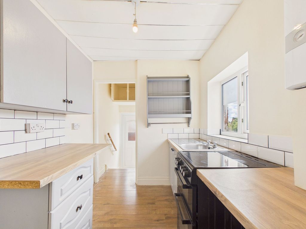 Property photo 1 of 8 Kitchen
