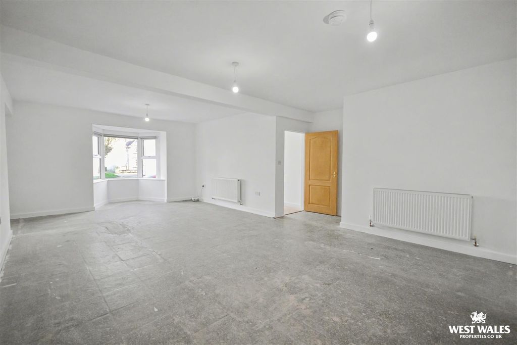 Property photo 3 of 24 Open Plan Living Space