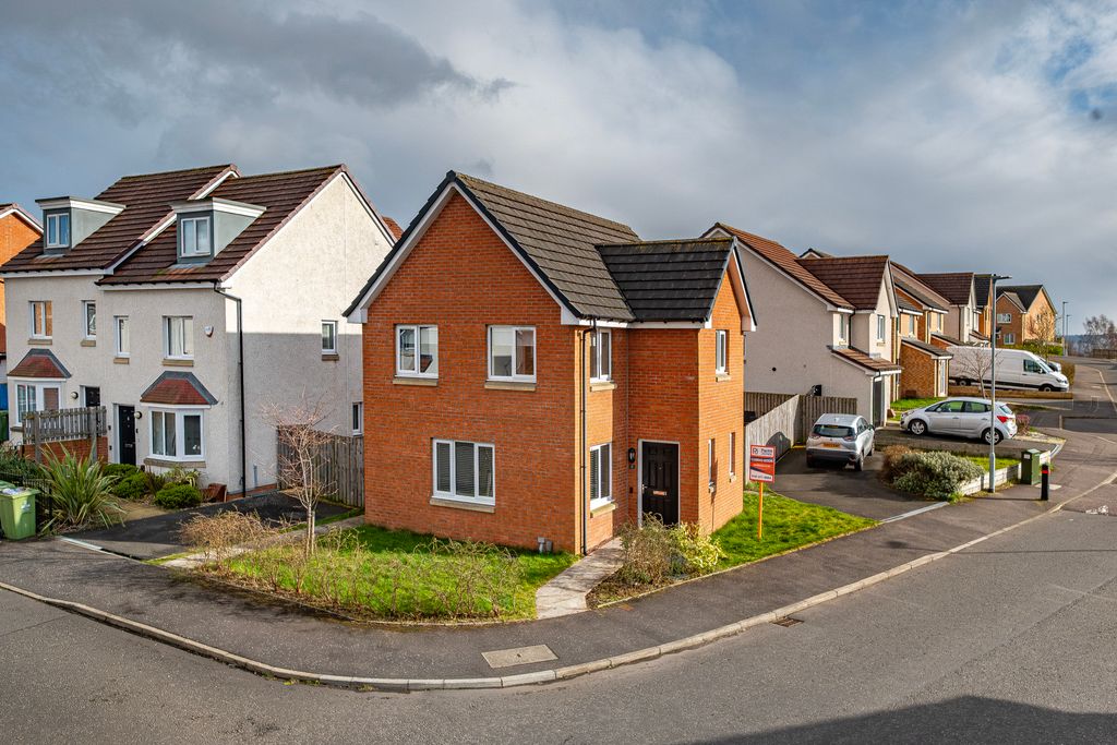 Property photo 1 of 37