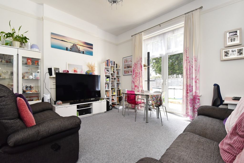 Property photo 2 of 8 5291071