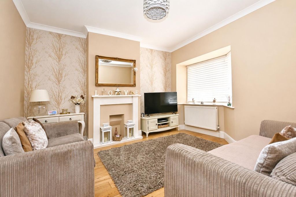 Property photo 2 of 25 05.Png