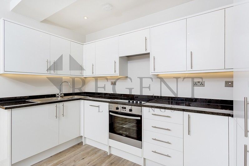 Property photo 3 of 8 Kitchen