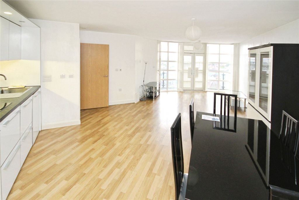 Property photo 3 of 9 Picture No. 12