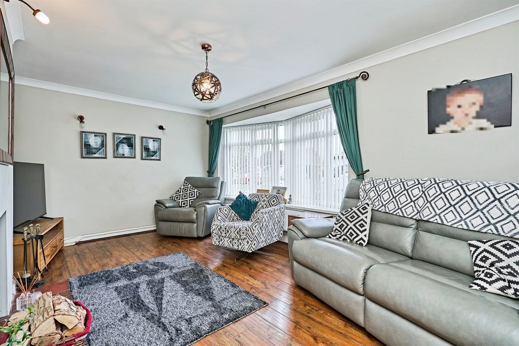 Property photo 3 of 24