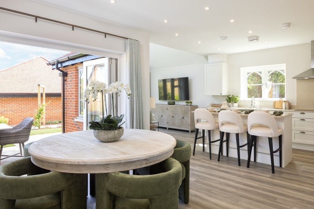 Property photo 2 of 20 Oakwood Park, Wimborne