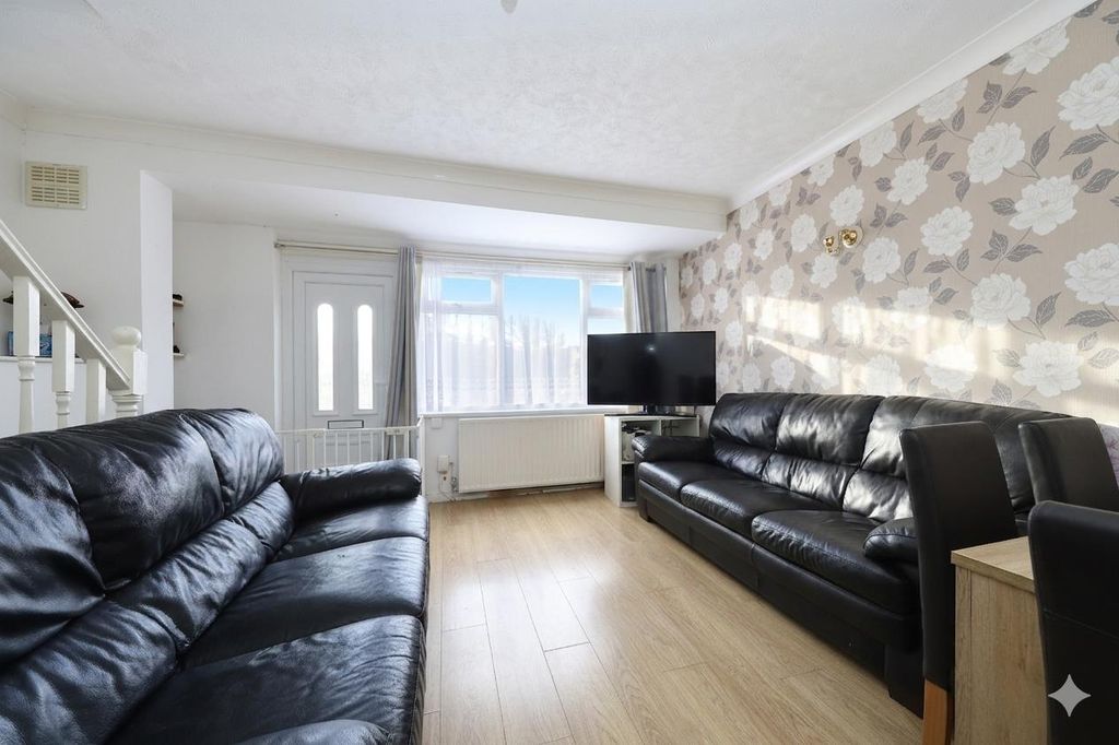 Property photo 3 of 10 Living Room