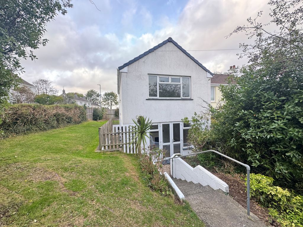 Property photo 1 of 12