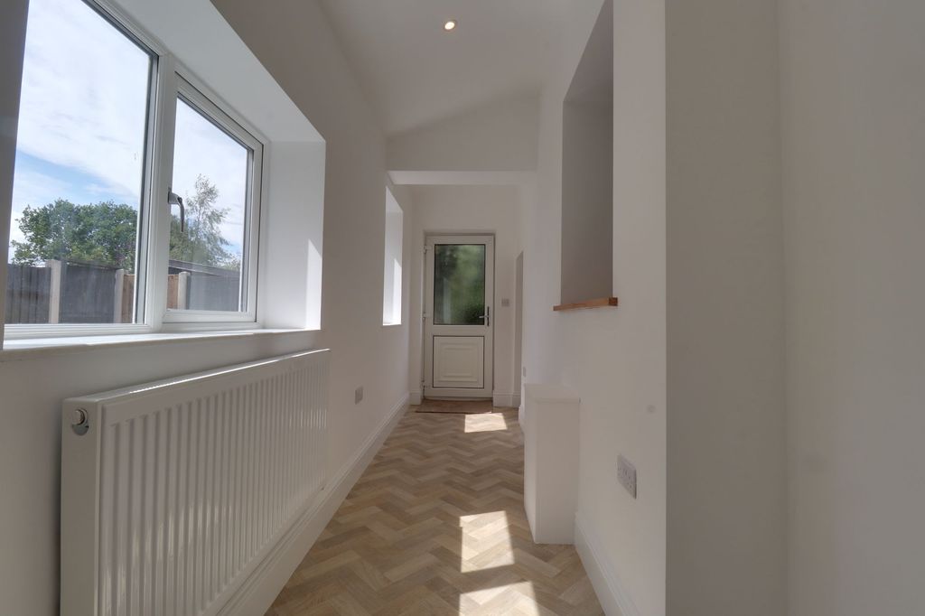 Additional image 5 of 3 bed semi-detached house to rentStafford Road, Huntington WS12