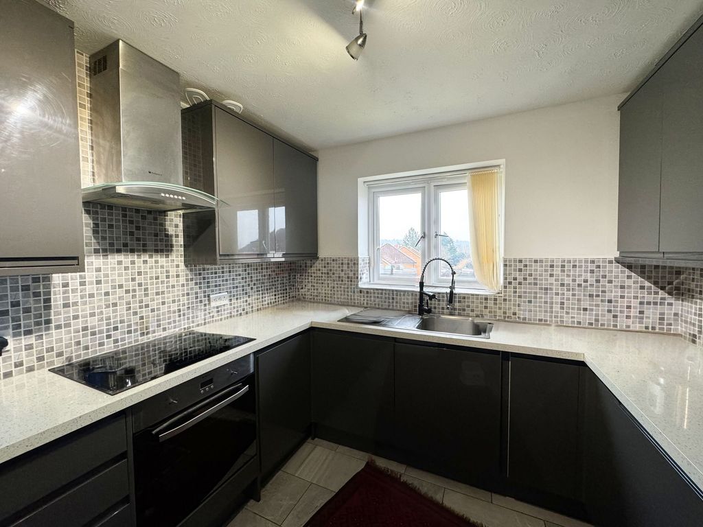 Property photo 1 of 8 Kitchen