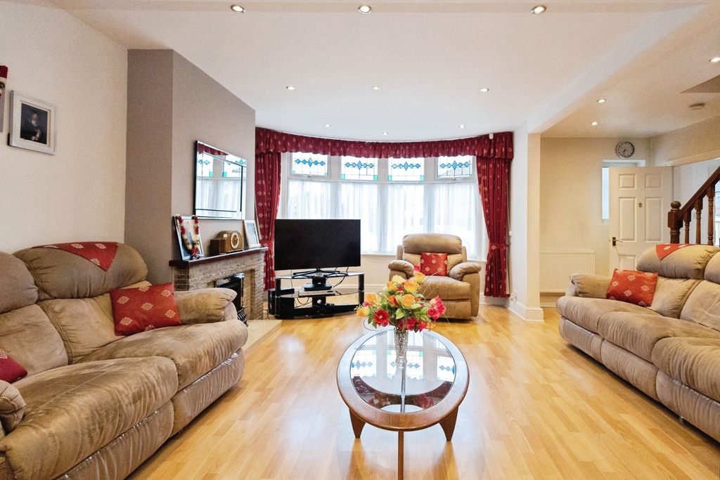 Property photo 2 of 34 Pbox-Img.Jpg