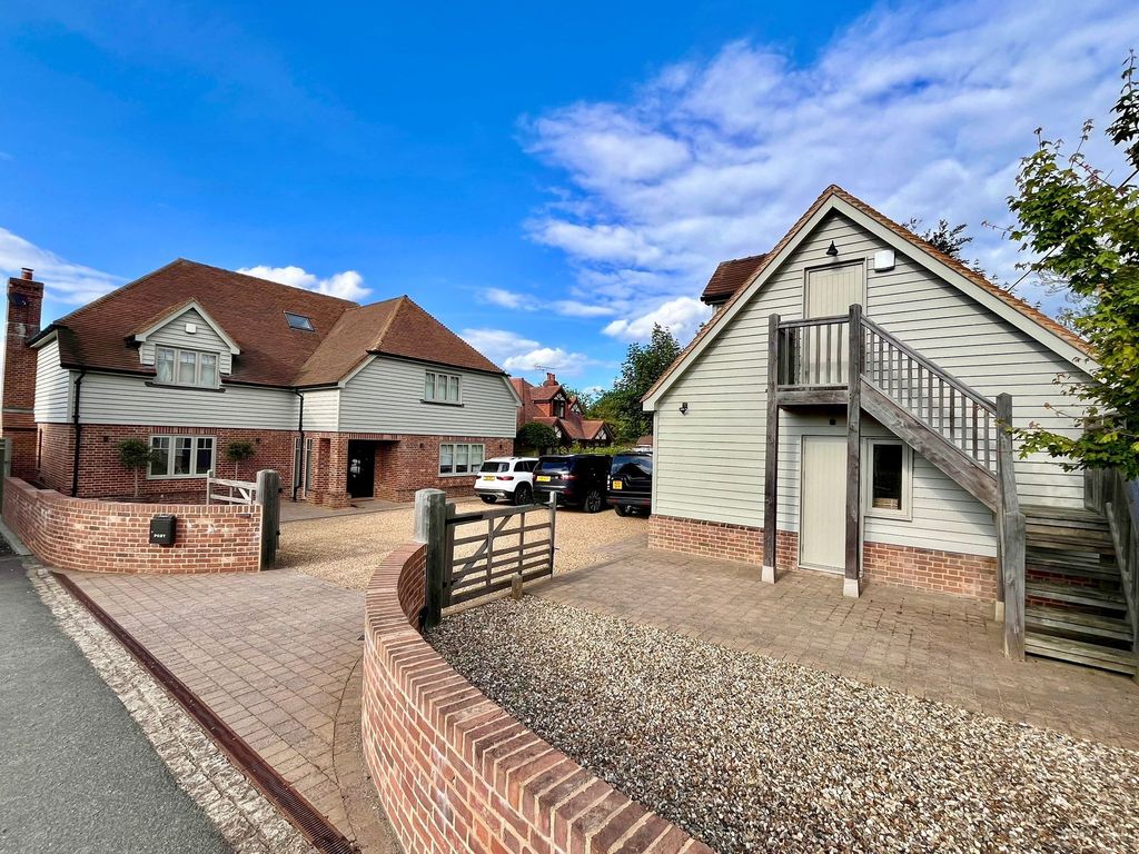 Property photo 1 of 41