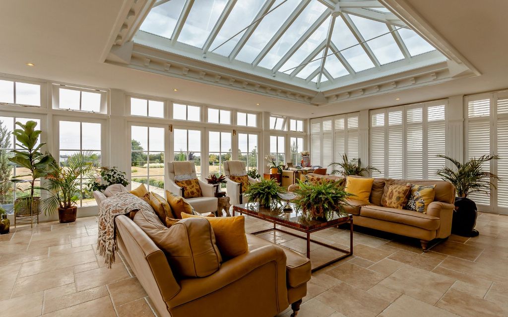 Property photo 3 of 36 Orangery