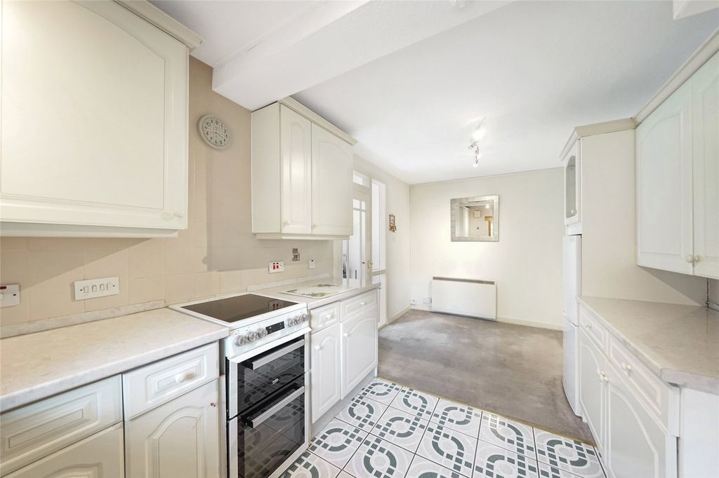 Property photo 3 of 22 Kitchen/Diner