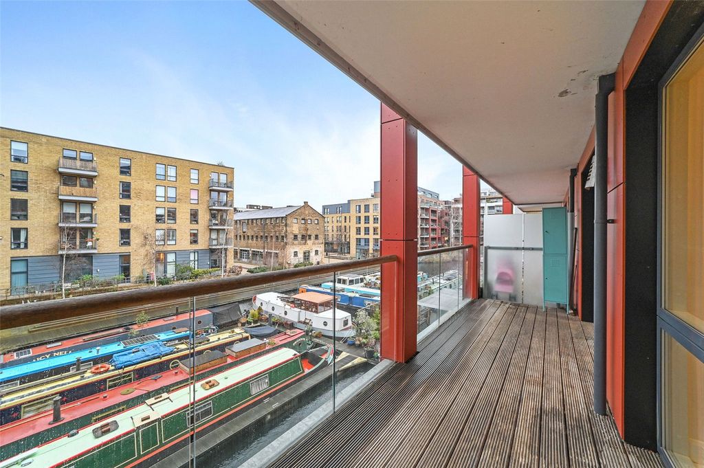 Property photo 2 of 19 Balcony