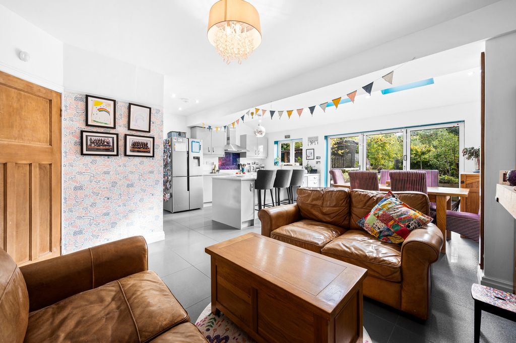 Property photo 1 of 43