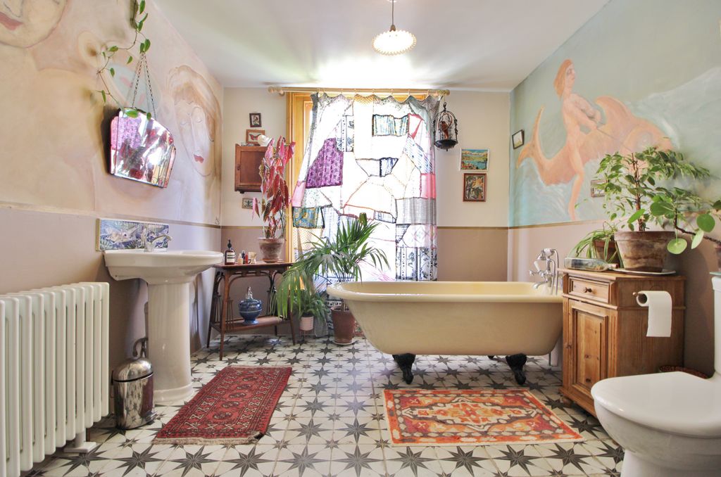 Property photo 3 of 31